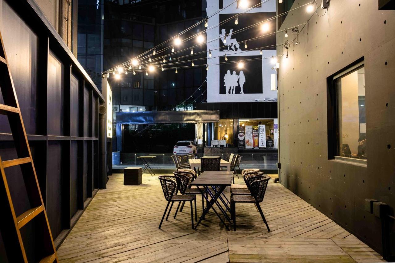 Canvas Black Guesthouse Пусан Экстерьер фото