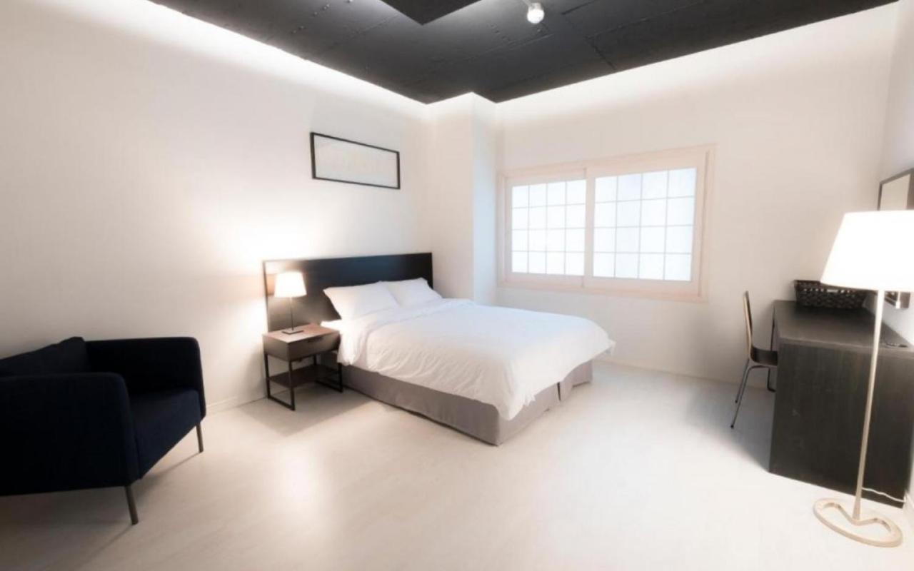 Canvas Black Guesthouse Пусан Экстерьер фото