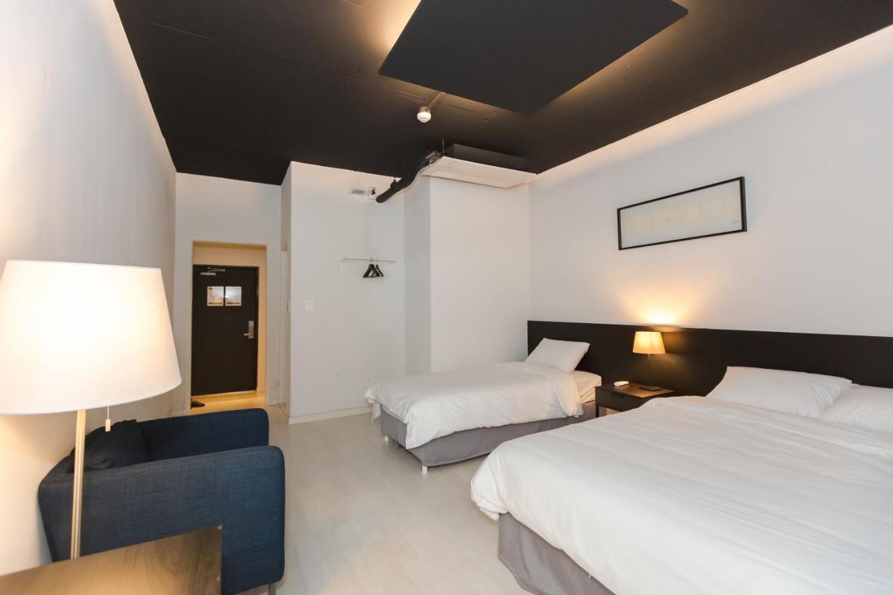 Canvas Black Guesthouse Пусан Экстерьер фото